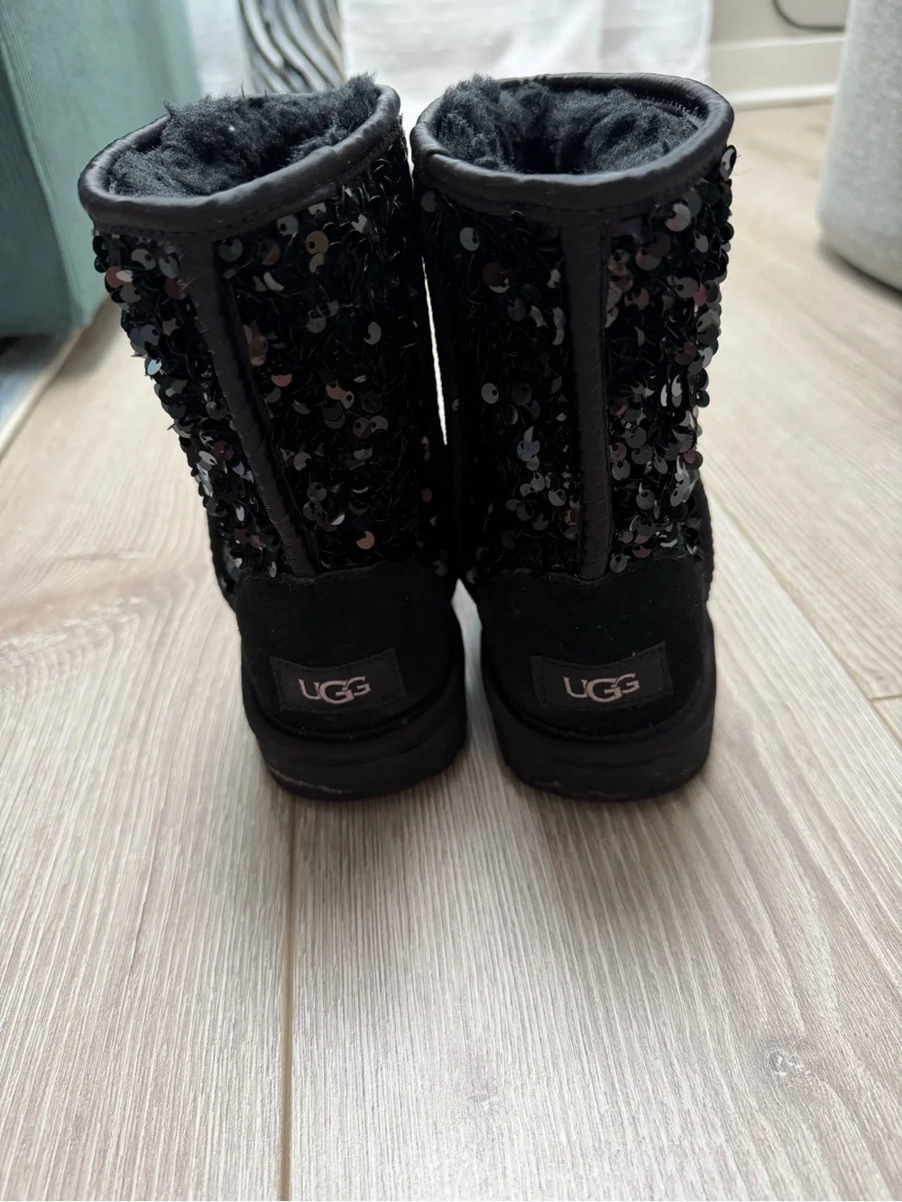 UGG Kids Girls Classic Short Chunky Sequin Boots in Black girly diva sparkly